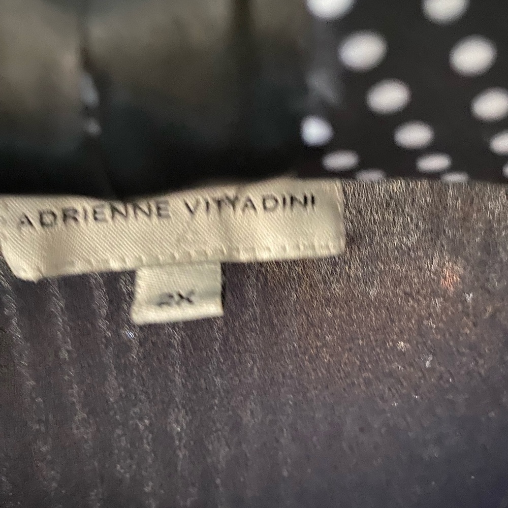 A VITTADINI NAVY ROLL TAB BLOUSE - Picture 5 of 5